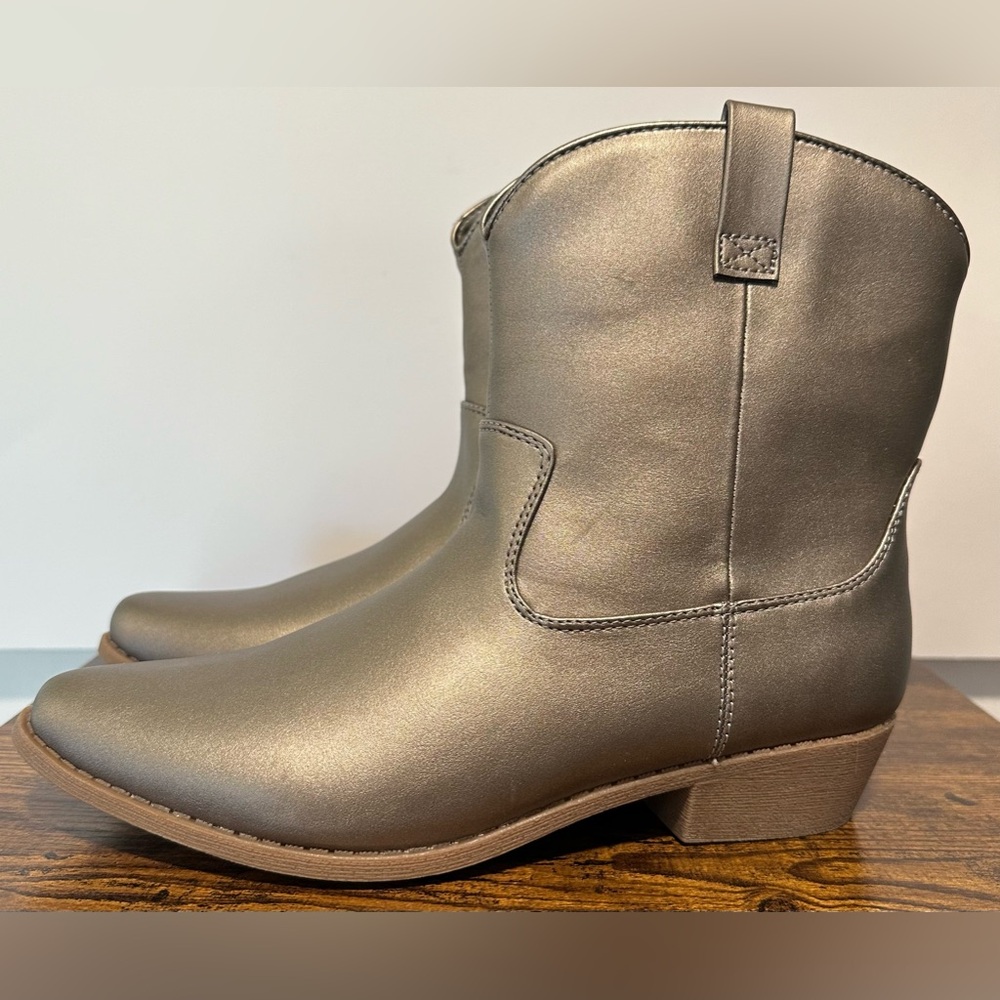 Arizona Women’s Platino Meyer Flat Heel Western Booties NWT Various Sizes